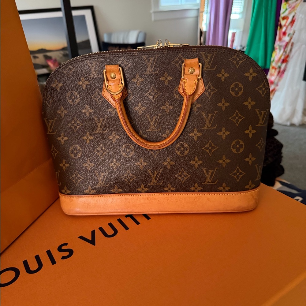 Flash Sale!! Louis Vuitton Alma PM